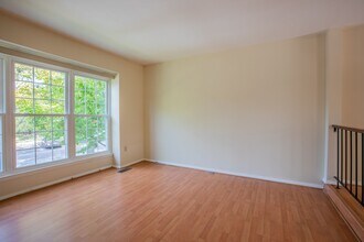 18420 Honeylocust Cir in Gaithersburg, MD - Building Photo - Building Photo