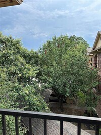 2815 Kings Crossing Dr photo'