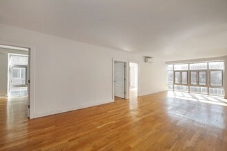 LUXURY Giant 2 BED LOFT in Queens! in Queens, NY - Building Photo - Building Photo