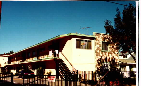 6803 Heliotrope Ave in Bell, CA - Building Photo - Building Photo