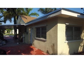 16990 NE 4th Pl in North Miami Beach, FL - Building Photo - Building Photo