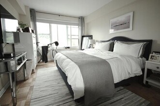 33 Greenwich Ave in New York, NY - Building Photo - Building Photo