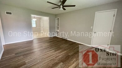 8021 Holmes Rd in Kansas City, MO - Building Photo - Building Photo