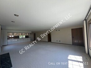 319 Dee Ct in Bloomingdale, IL - Building Photo - Building Photo