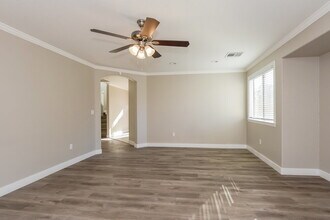 9997 Big Bow Springs Ct in Las Vegas, NV - Building Photo - Building Photo