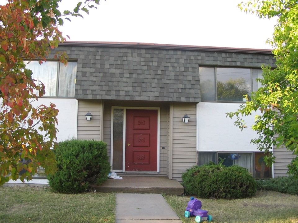 2725 8th Ave N in Great Falls, MT - Foto de edificio