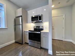 112 Queensberry St, Unit 15 in Boston, MA - Building Photo - Building Photo