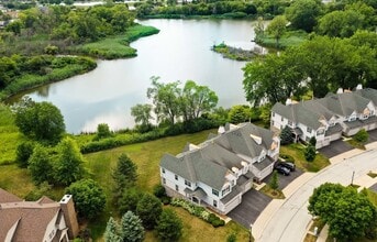 473 Bay Tree Cir in Vernon Hills, IL - Building Photo - Building Photo