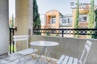 2201 Bridgepointe Pkwy in San Mateo, CA - Building Photo - Building Photo