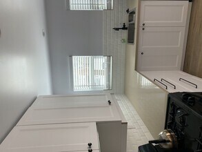 6071 Lexington Ave in Los Angeles, CA - Building Photo - Building Photo