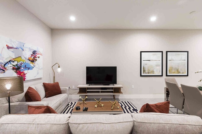 7586 Sunny Dreams Ln