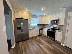 306 Circuit Ln in Newport News, VA - Building Photo - Building Photo