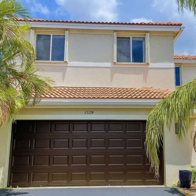 property at 1529 Salerno Cir