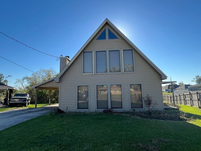 property at 1306 Rue De Cypress