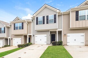 509 Highwood Ln in East Point, GA - Building Photo
