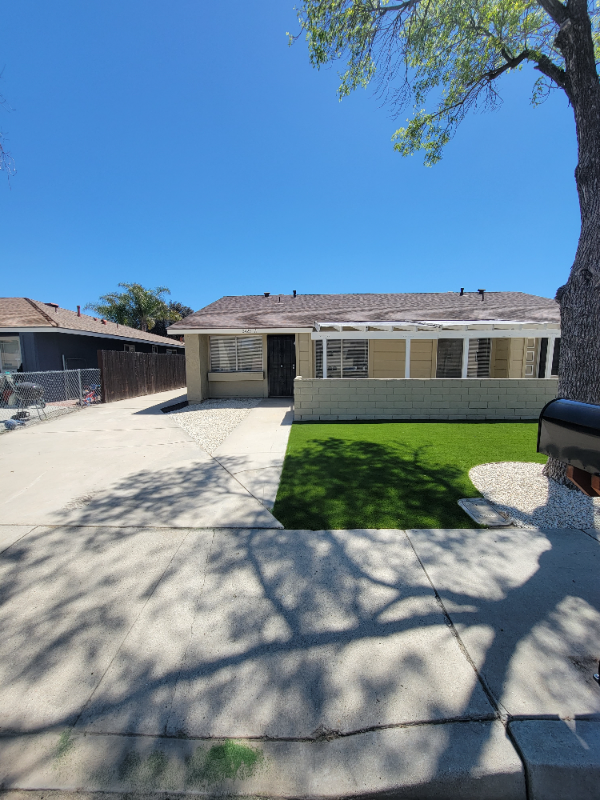2425 Tahoe Cir in Hemet, CA - Building Photo - Building Photo