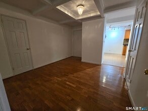 39 Glenbrook Rd in Stamford, CT - Building Photo - Building Photo