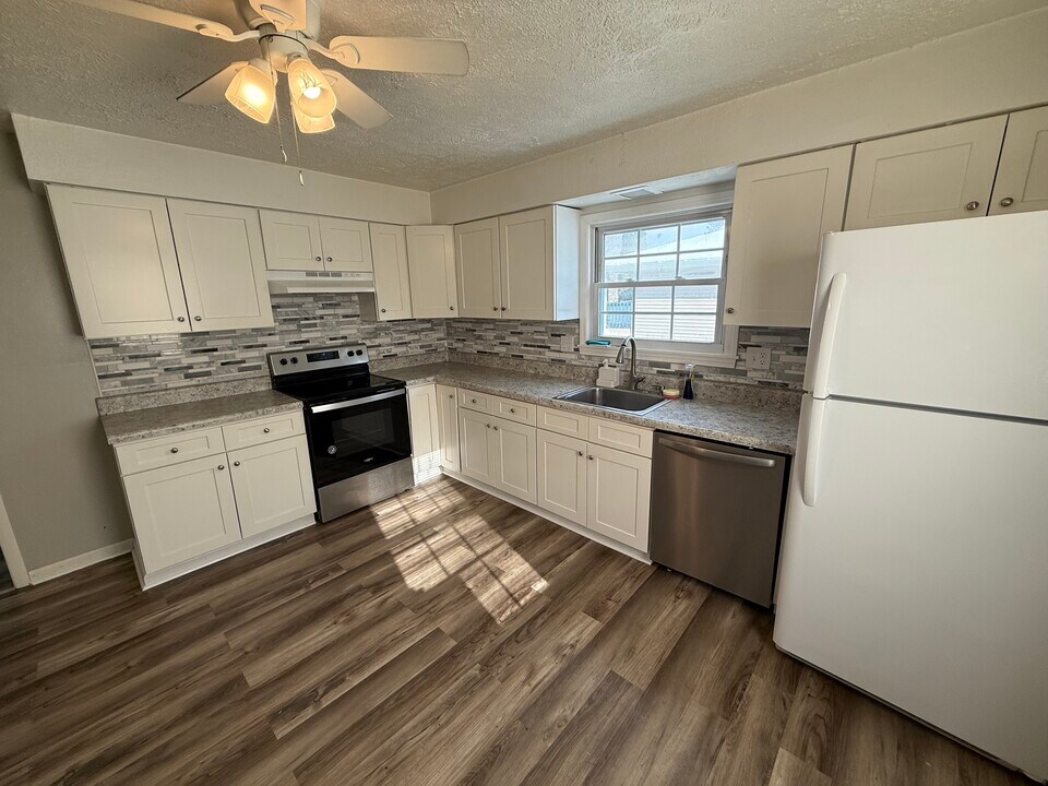 128 W Beechwood Rd, Unit 128 in Bessemer, PA - Foto de edificio