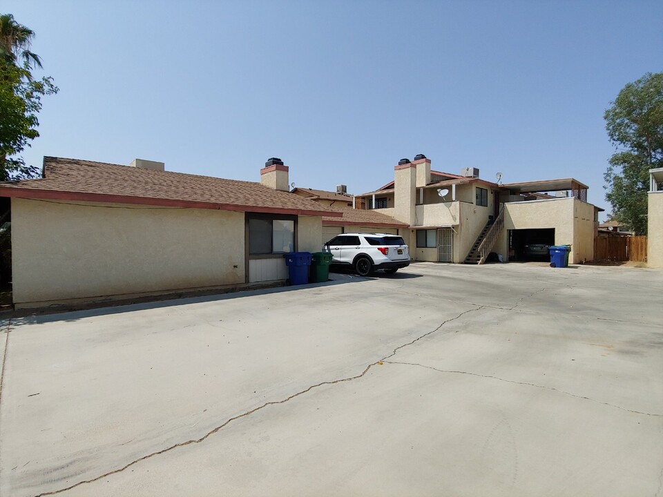 940 W Graaf Ave in Ridgecrest, CA - Building Photo