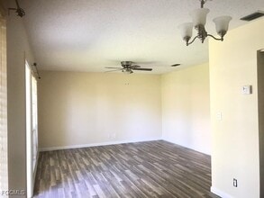 5837 Queen Elizabeth Way in Ft. Myers, FL - Building Photo - Building Photo