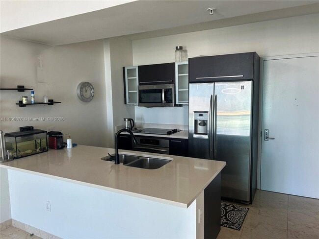 333 NE 24th St, Unit 1706 in Miami, FL - Building Photo - Building Photo