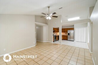 1871 Alberta Ct S in Middleburg, FL - Foto de edificio - Building Photo