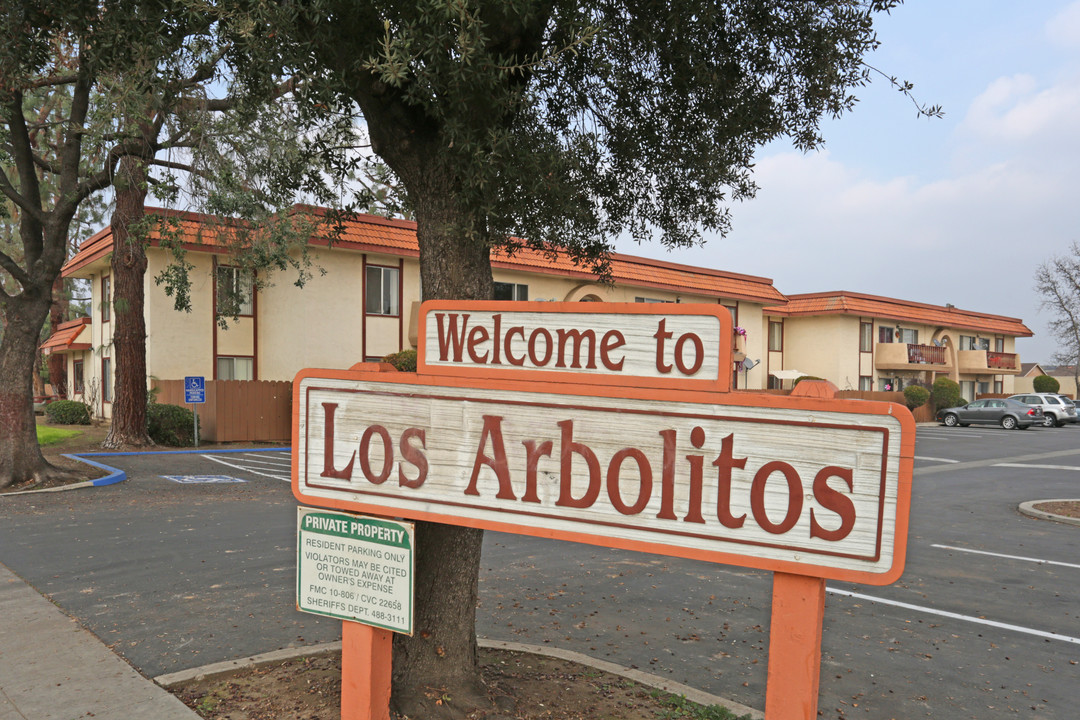 Los Arbolitos Apartments in Fresno, CA - Building Photo