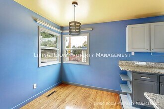 8414 N Peninsular Ave in Portland, OR - Building Photo - Building Photo