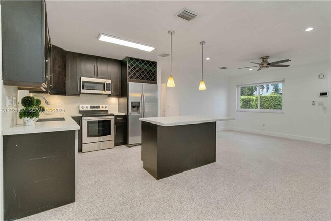 2401 SW 31st Ave in Miami, FL - Building Photo - Building Photo