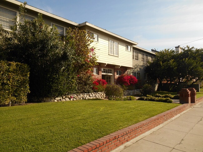 11933 W Magnolia Blvd, Unit 4