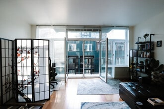 2717 Western Ave, Unit 5018 in Seattle, WA - Building Photo - Building Photo