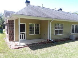 2560 Rosehill Cir in Lithia Springs, GA - Building Photo