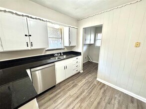 1032 Glen Park Dr in Dallas, TX - Building Photo - Building Photo