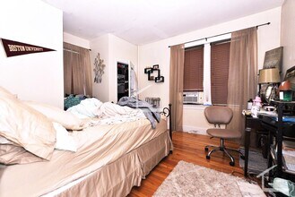 64 Egmont St in Brookline, MA - Building Photo - Building Photo