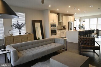 2527 Emerald Branch Dr in Hyattsville, MD - Building Photo - Building Photo