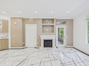 300 Caldecott Ln in Oakland, CA - Building Photo - Building Photo