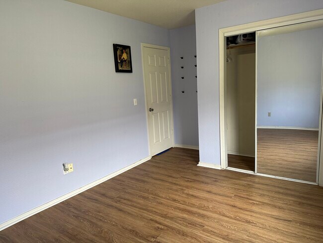 917 E Mimosa Pl in Rogers, AR - Foto de edificio - Building Photo