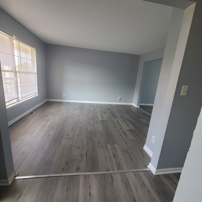 property at 1824B Country Hills Dr
