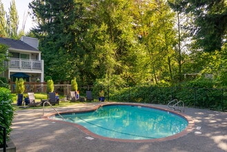 Corbella at Juanita Bay in Kirkland, WA - Foto de edificio - Building Photo