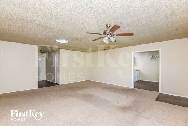 3513 Hummingbird Dr in Grand Prairie, TX - Building Photo - Building Photo