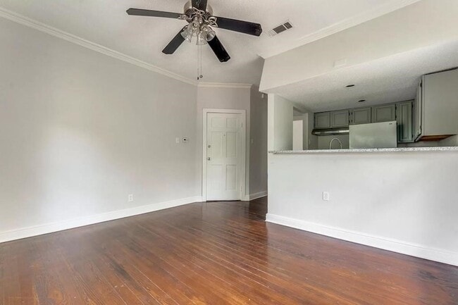 210 S Rosemont Ave, Unit Unit D in Dallas, TX - Building Photo - Building Photo