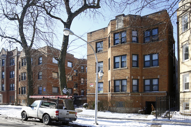 8232 S Drexel Ave in Chicago, IL - Building Photo - Building Photo