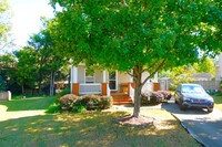 23 Mansell Ct in Greenville, SC - Foto de edificio - Building Photo