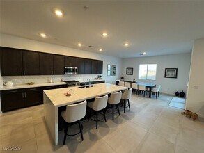 10851 Mila Lndg Ave in Las Vegas, NV - Building Photo - Building Photo