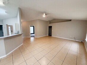 7 Poinsettia Ln in Palm Coast, FL - Building Photo - Building Photo