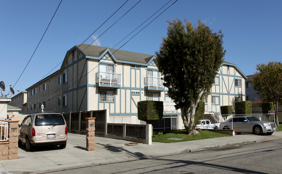 Windsong Terrace in Hawthorne, CA - Building Photo