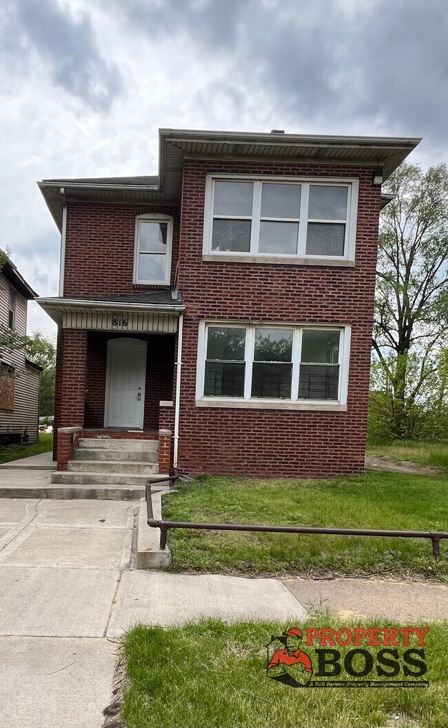 property at 816 Pennsylvania St