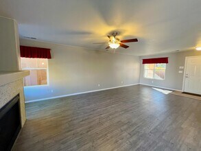10504 Woodquail Dr NW in Albuquerque, NM - Building Photo - Building Photo