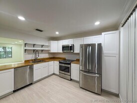 13165 Chadwick Ct in Wellington, FL - Building Photo