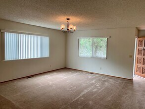 825 Terry St in Monterey, CA - Building Photo - Building Photo